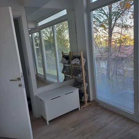 Lovely 1- Bedroom Condo Close To Downtown Skopie Exterior foto