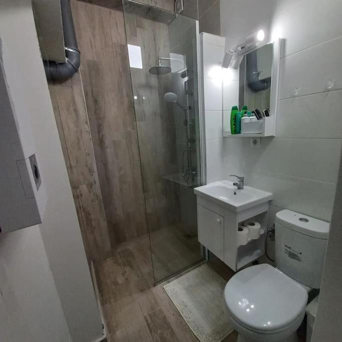 Lovely 1- Bedroom Condo Close To Downtown Skopie Exterior foto